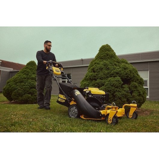 dewalt 28 in. 224cc 3 in 1 self propelled gas push lawn mower dewalt 28 in. 224cc 3 in 1 self propelled gas push lawn mower