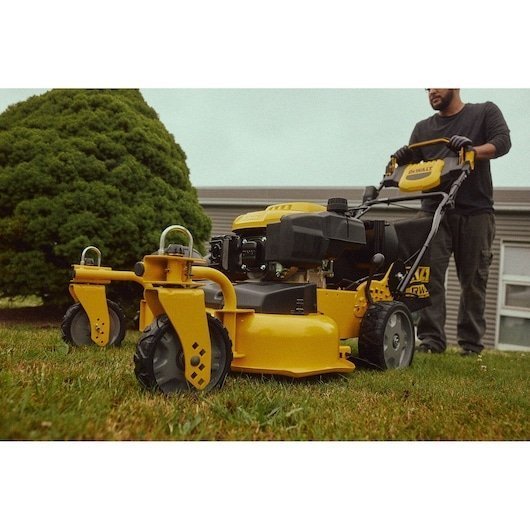 dewalt 28 in. 224cc 3 in 1 self propelled gas push lawn mower dewalt 28 in. 224cc 3 in 1 self propelled gas push lawn mower