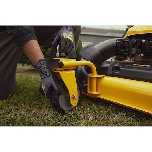 dewalt 28 in. 224cc 3 in 1 self propelled gas push lawn mower dewalt 28 in. 224cc 3 in 1 self propelled gas push lawn mower