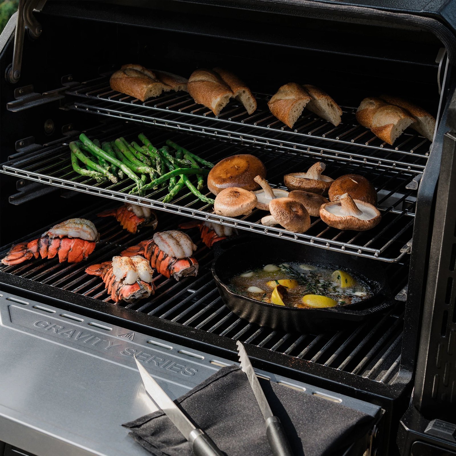 masterbuilt gravity series xt digital charcoal grill and smoker masterbuilt gravity series xt digital charcoal grill and smoker